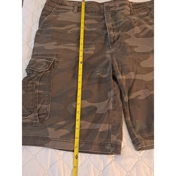 Men's Unionbay Camouflage Cargo Shorts Size 40 - Picture 3 of 6